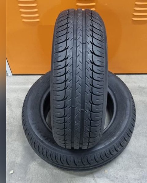 Neumático 195/60 R15 BFGoodrich g-Grip de segunda mano